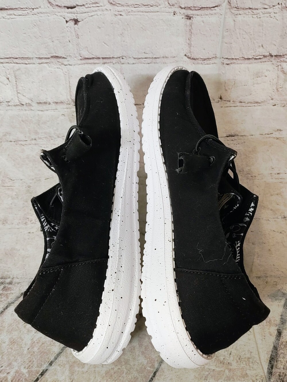 Hey Dude Women's 11 Slip On Wendy's Basic Black Odyssey Canvas Shoes - Picture 6 of 10